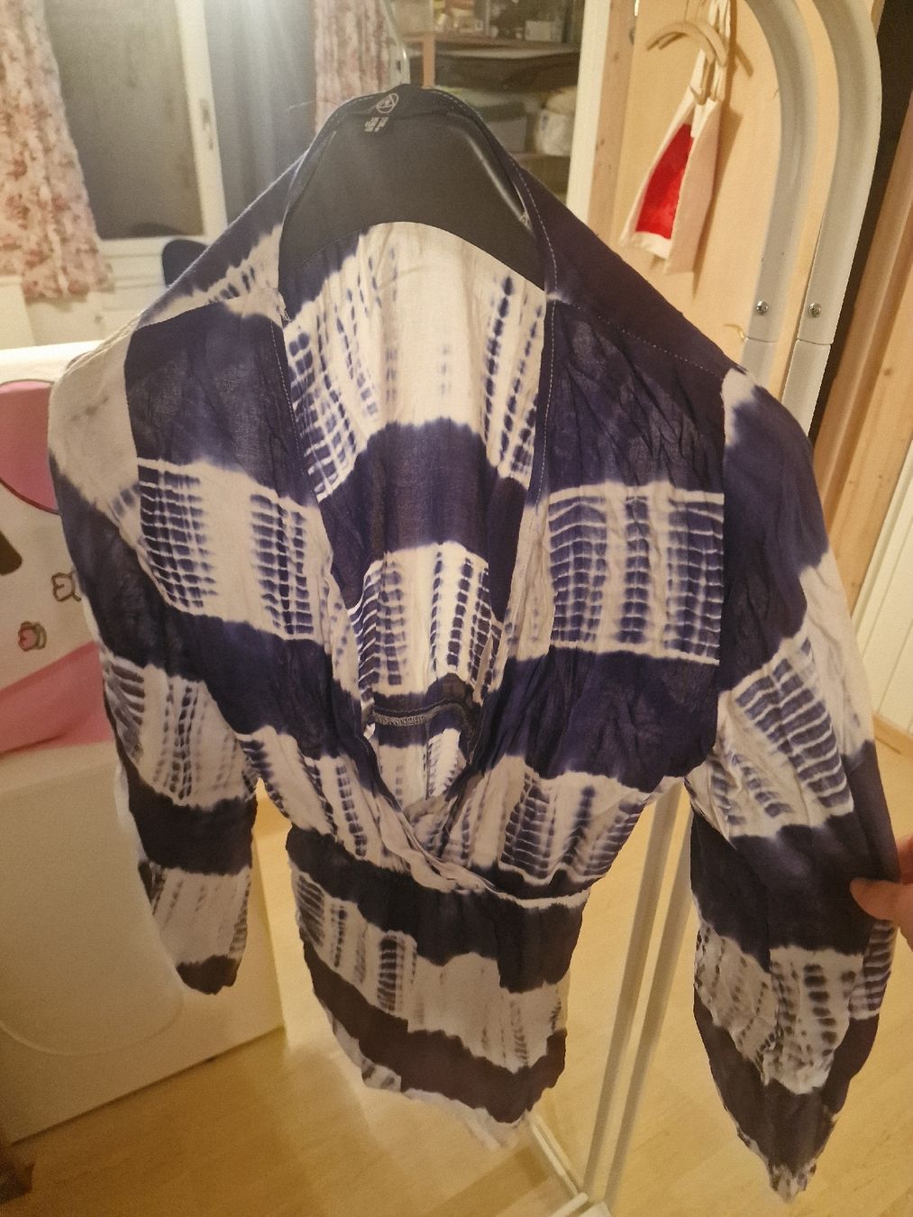 Tute: Sommeroverall mit Batikmuster – Usato da Winterthur venduto da Winti1993