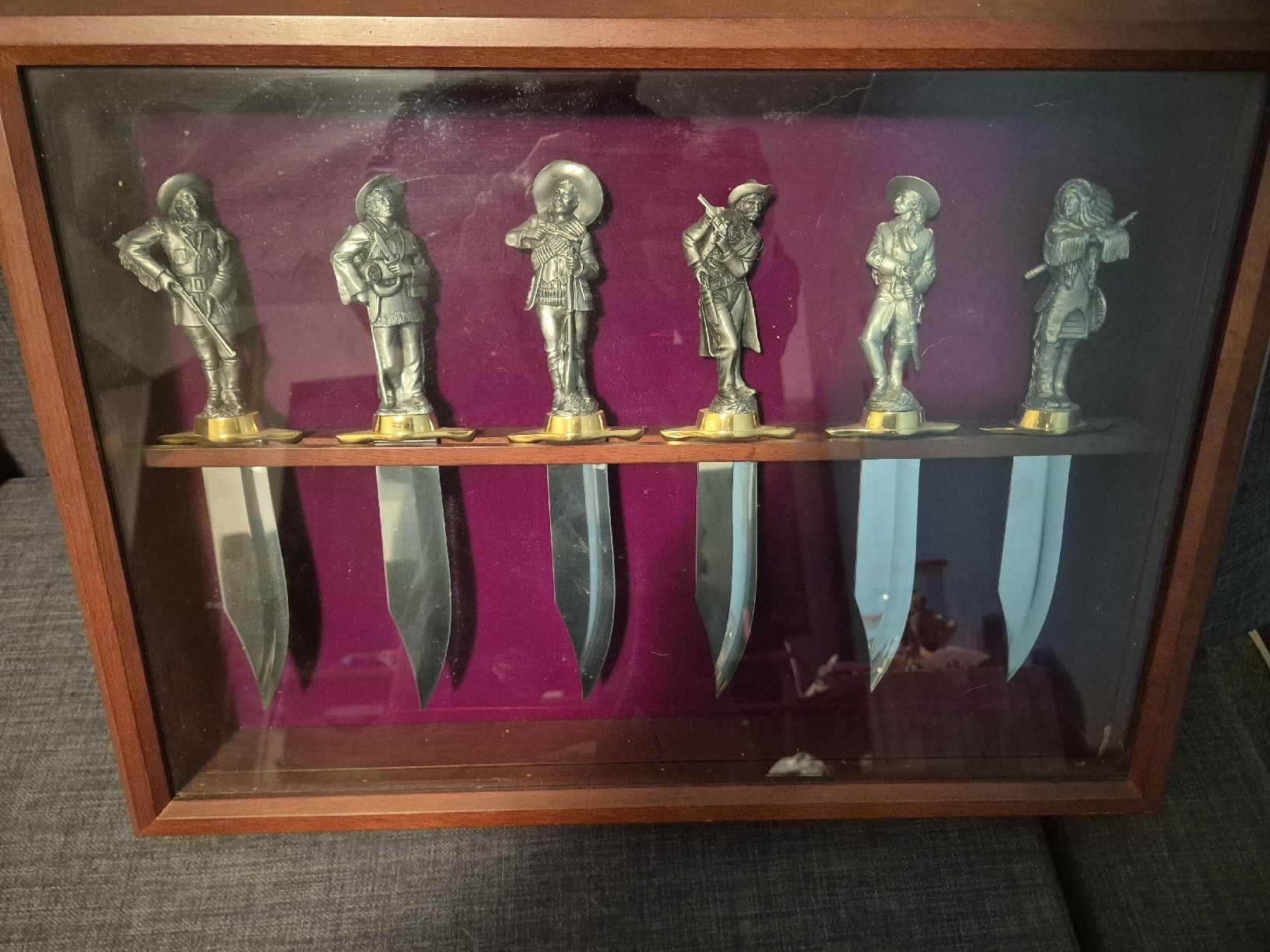 Coltelli: Messer-Sammlung im Holzkasten – Usato da Binningen venduto da rom_9ls7 1