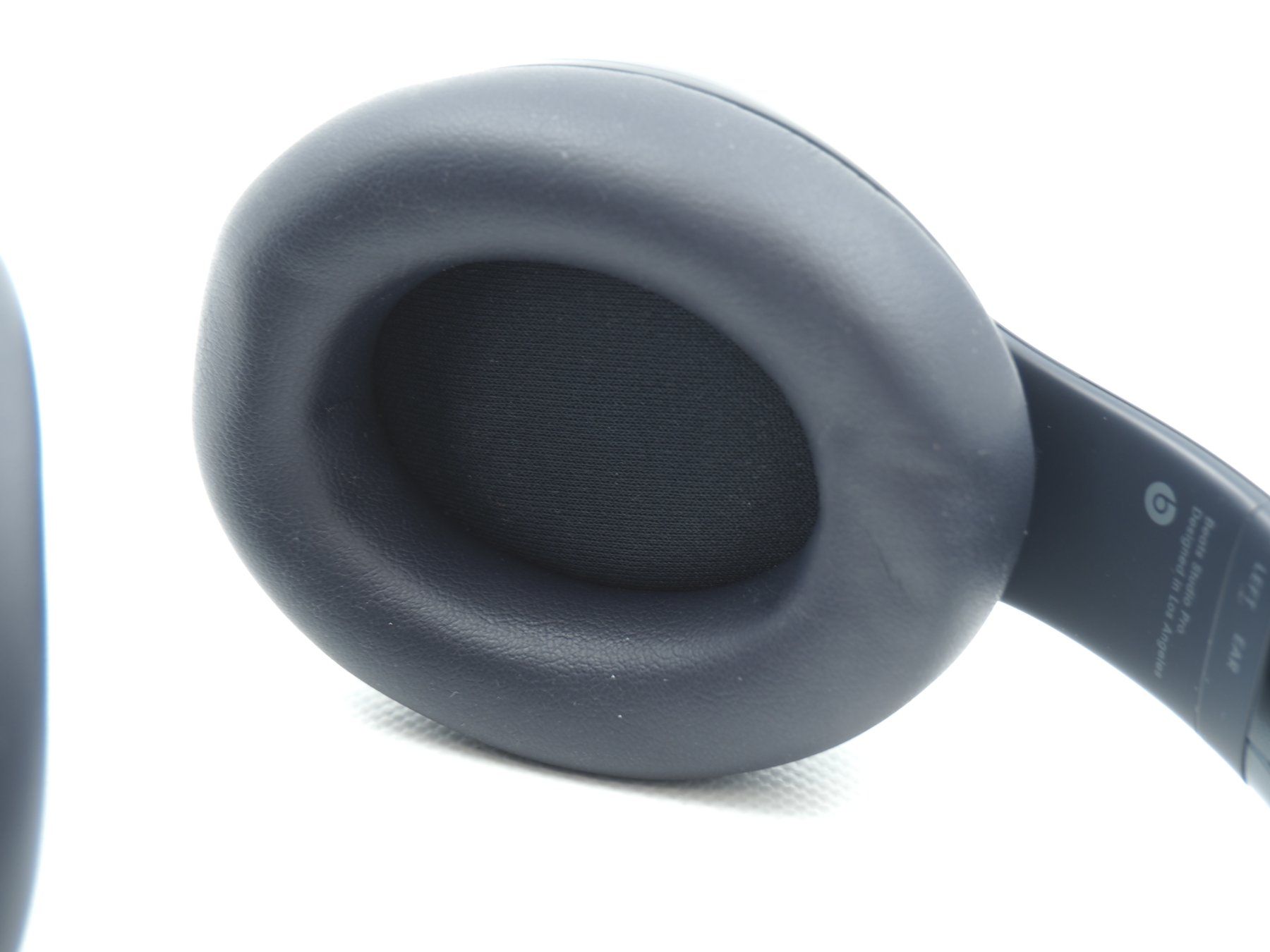 Beats Kopfhörer: BEATS Studio Pro Bluetooth Kopfhörer (26092277DZ) – Gebraucht aus Zürich von fundsachenverkauf 3
