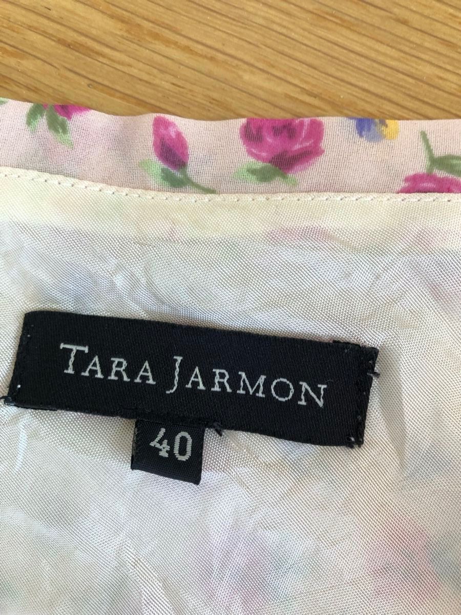 Tara Jarmon Gonne: Jupe Tara Jarmon 40, soldé – Usato da Territet venduto da miryamv 3