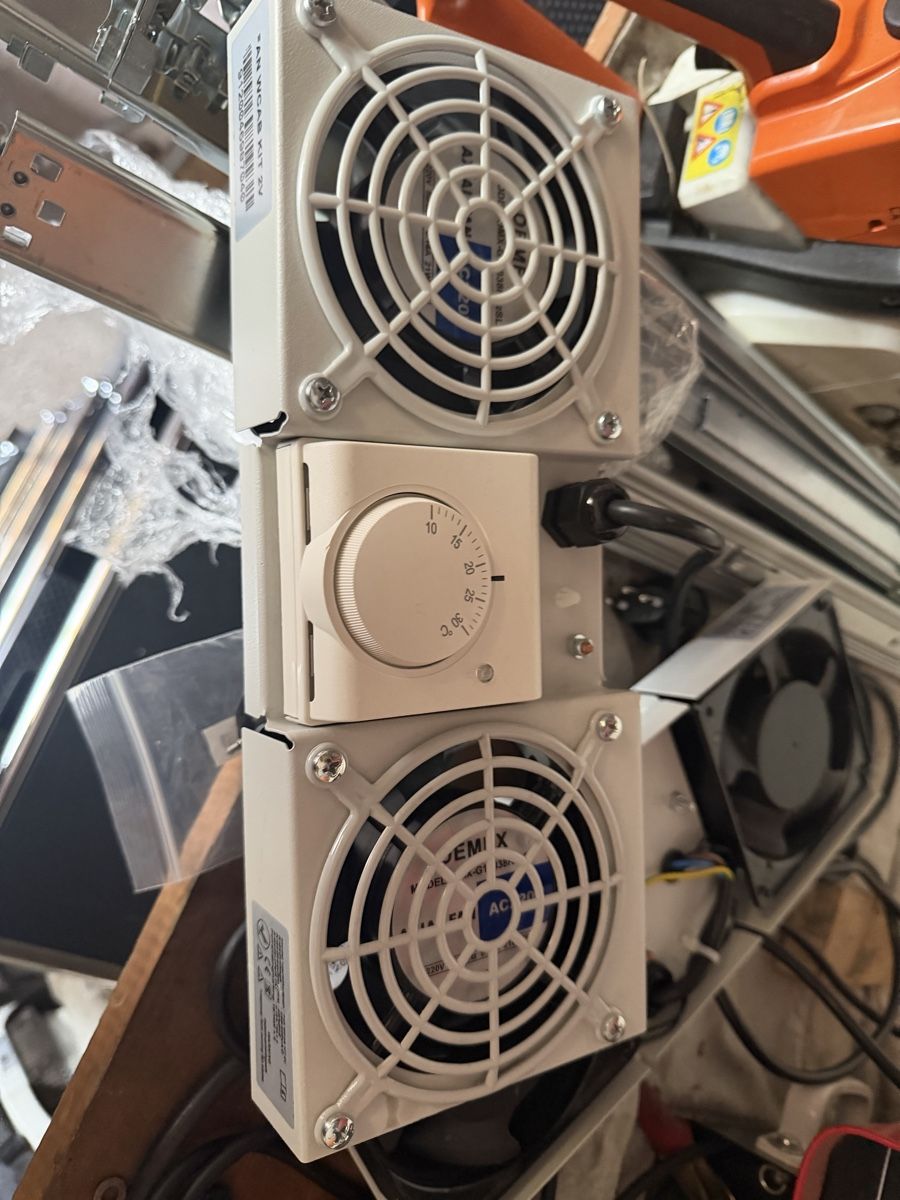Ventilatori: Lüftereinheit WCAB KIT 2V Grau – Usato da Zürich venduto da Zvijerka 2
