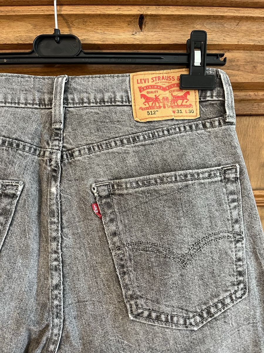 Levi's Jeans: Levi‘s, 512, grau, Gr. 31/30 – Gebraucht aus St. Gallen von Gloom22