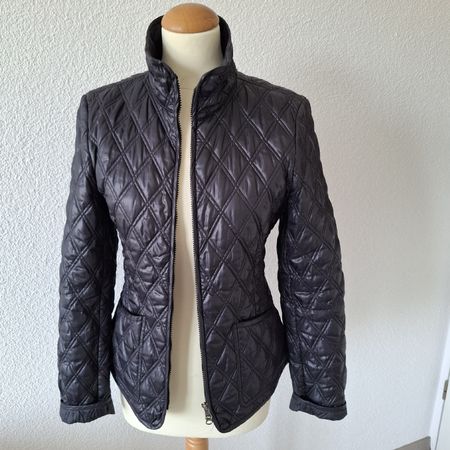 Schwarze Steppjacke, Grösse 36, Top Zustand für den Herbst
