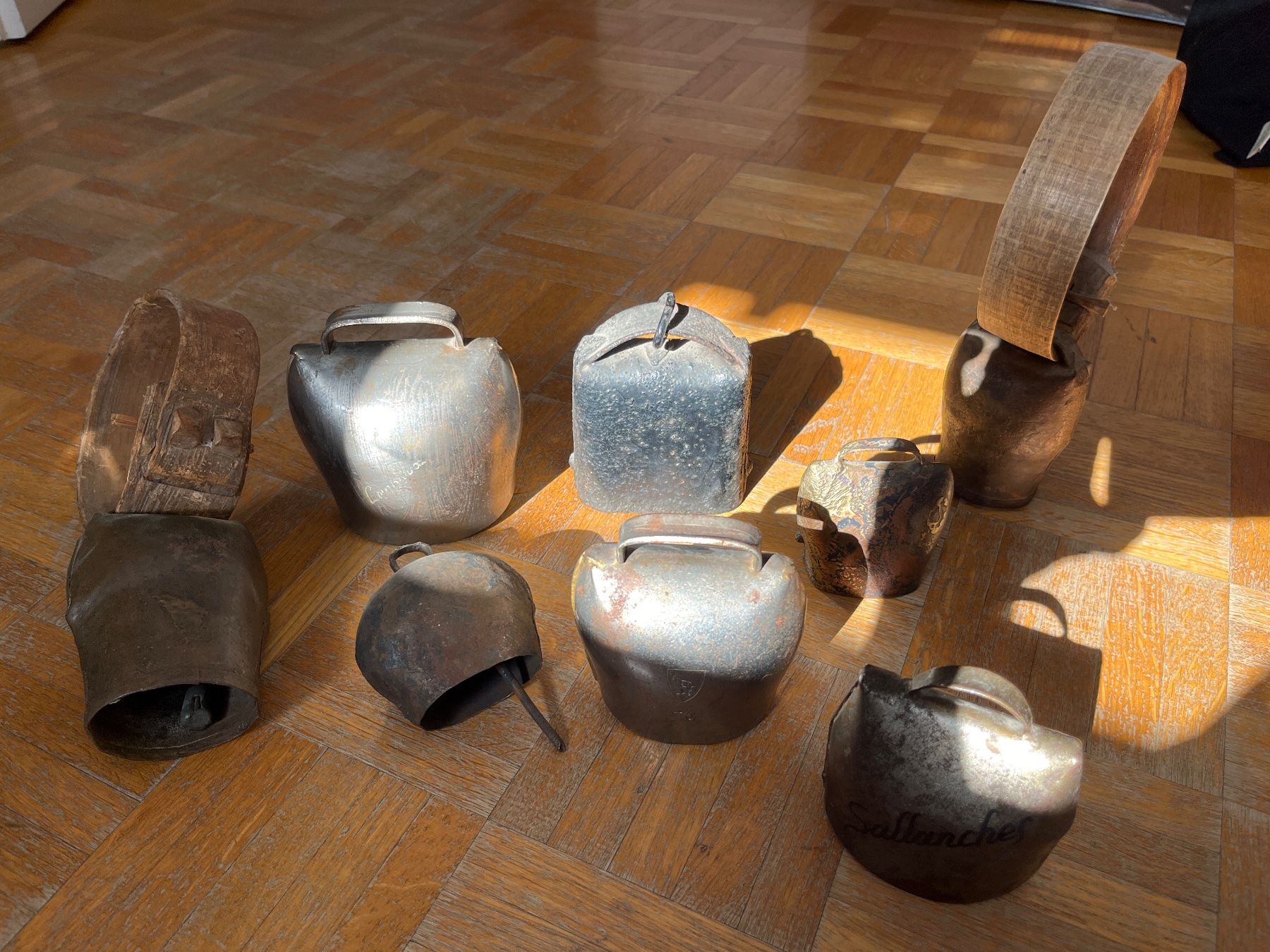 Campanacci mucche: 8 clochettes – Usato da Gland venduto da Abigail1