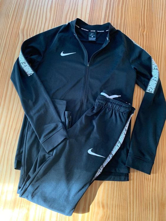 Nike Trainingsanzug Gr 146 Kaufen Auf Ricardo