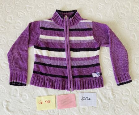 Kuschelige violette gestreifte Jacke Gr. 128