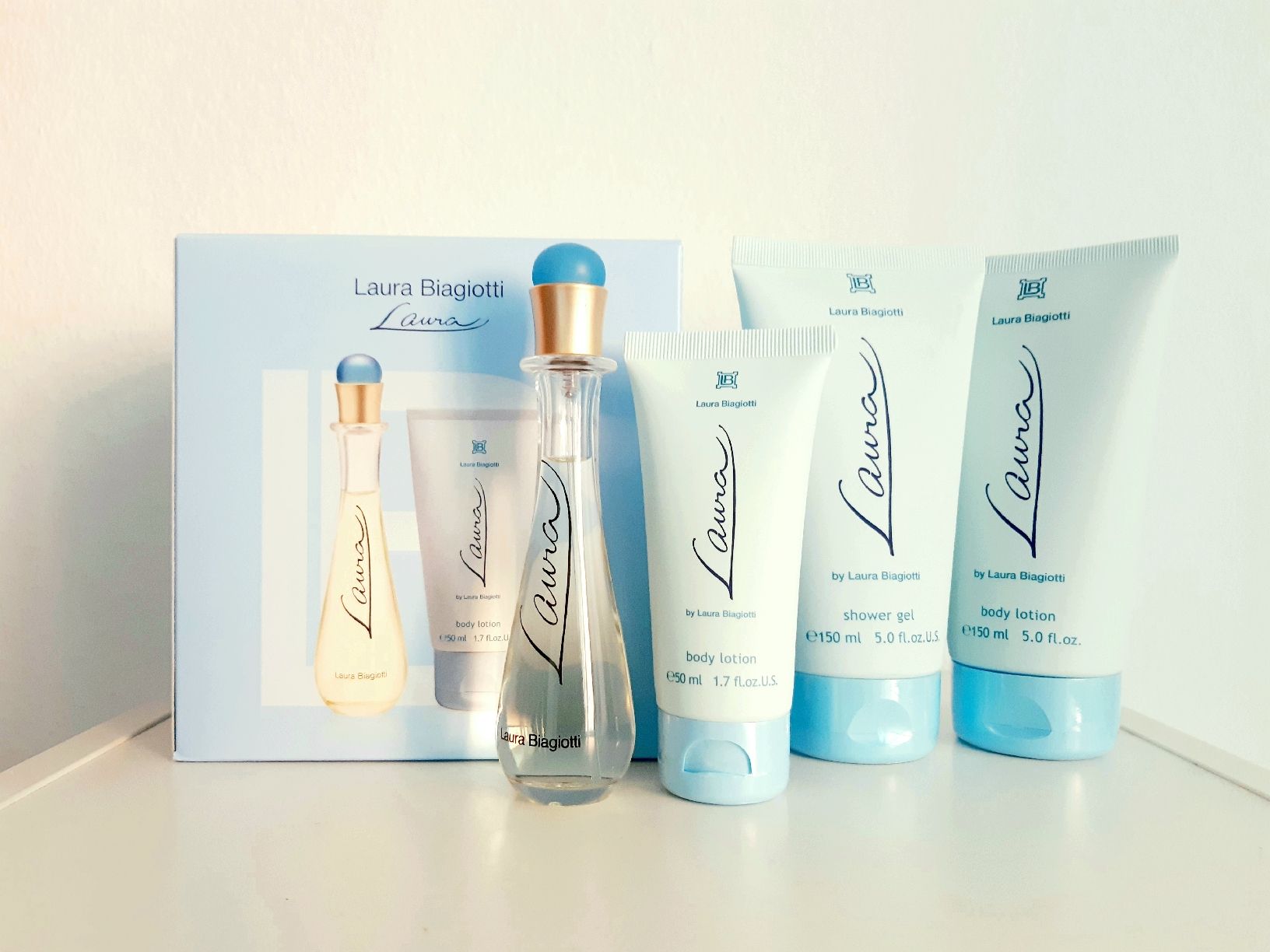 Laura Biagiotti Profumi & Eau de Toilette: LAURA Biagiotti Laura Set – Nuovo (secondo la descrizione) da Winterthur venduto da Je.