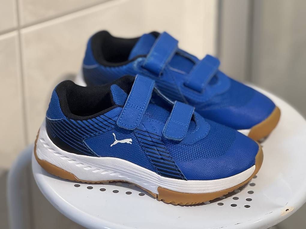 Scarpe per ragazzi: Puma Hallenschuhe Grösse 32 – Usato da Belp venduto da sabadesign
