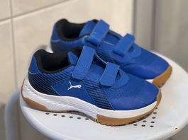 Puma Hallenschuhe Grösse 32
