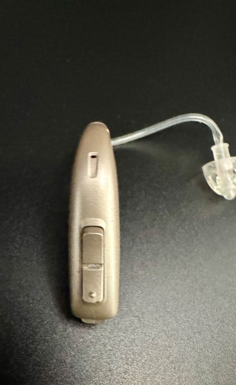 Oticon Attrezzature mediche: Oticon Engage Hörgerät HdO – Usato da Hermetschwil-Staffeln venduto da Mobile2013 2