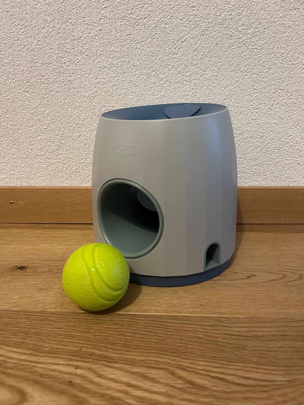 Trixie Giocattoli: Trixie Ball & Treat – Usato da Neuchâtel venduto da Zoilab