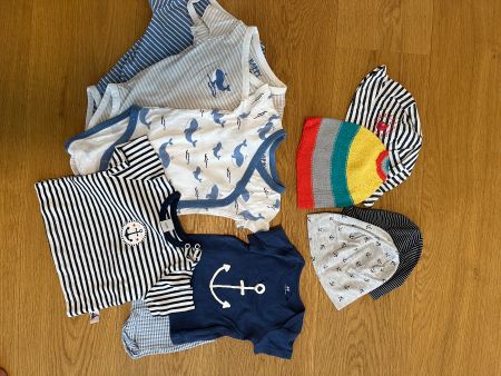 Schönes Kleiderpaket Jungen Grösse 62.