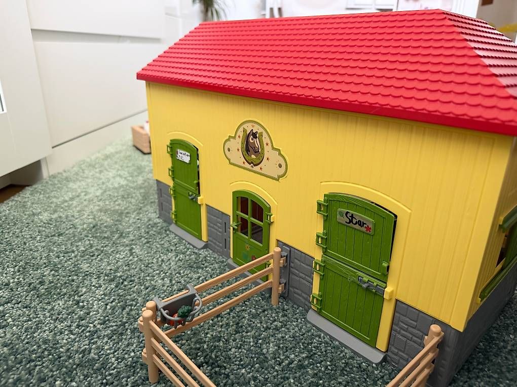 Giocattoli: Schleich Pferdestall – Usato da Steinach venduto da Susansung 2