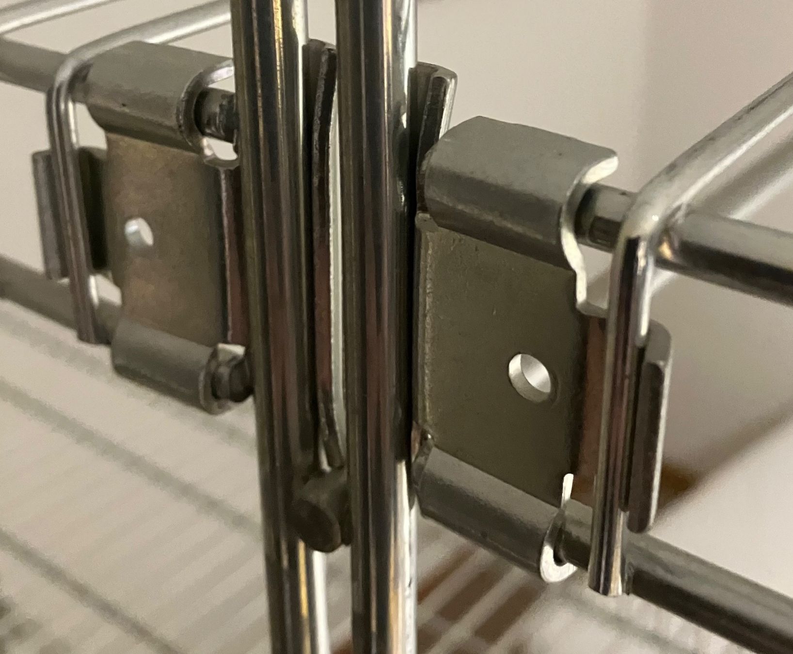 Ikea Scaffali: IKEA Metallgestell – Usato da Solothurn venduto da Tomkamus 2