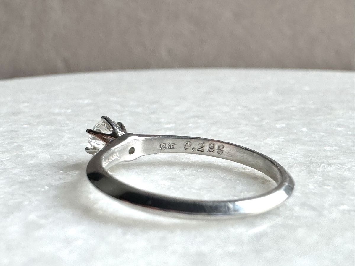 Tiffany & Co. Anelli: Tiffany & Co. Diamant Solitär Ring 0.29ct – Usato da Kriens venduto da hannaandkiko 5