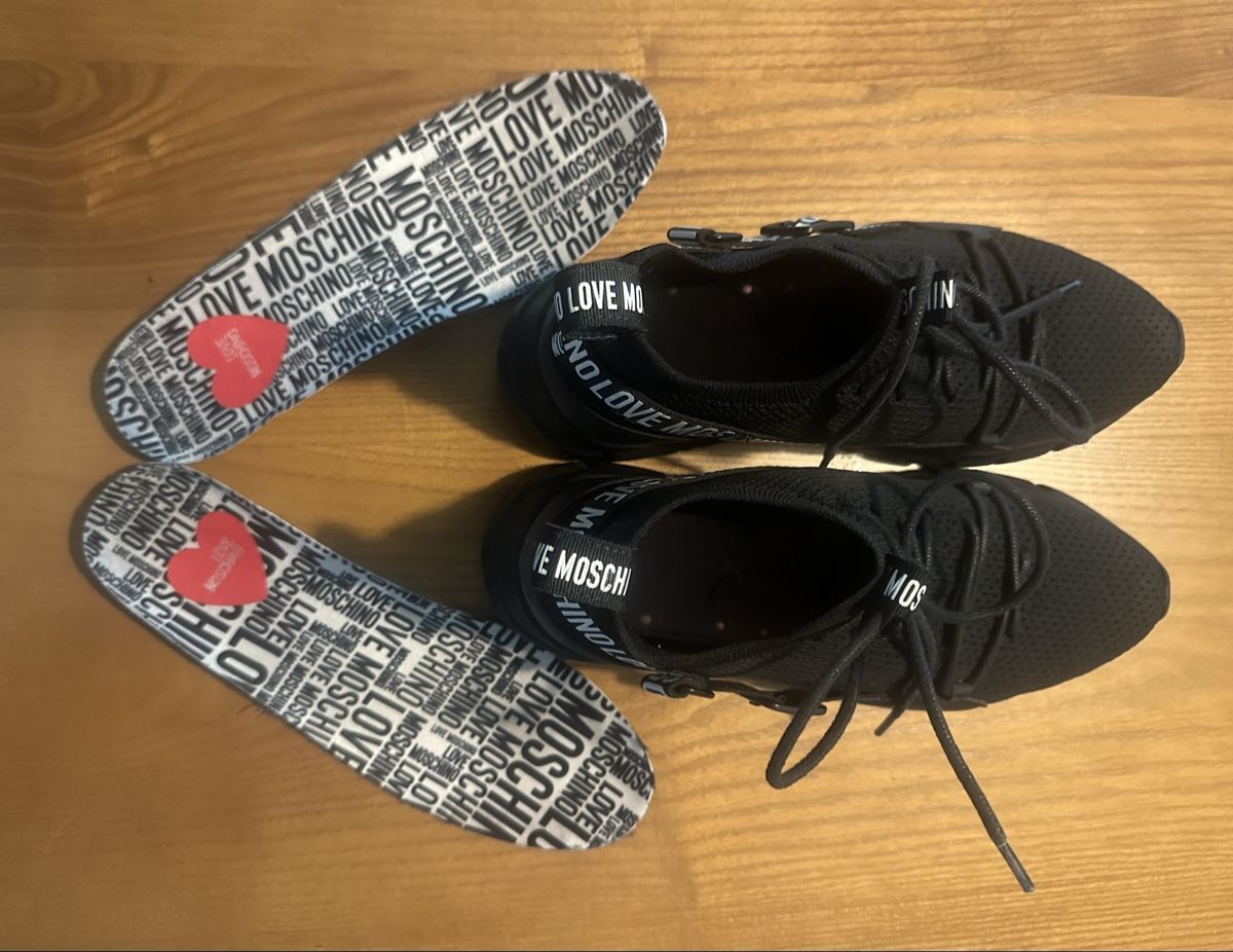 Moschino Scarpe da donna: Love Moschino Sneakers  – Usato da Walperswil venduto da 1pe_2rbz 1