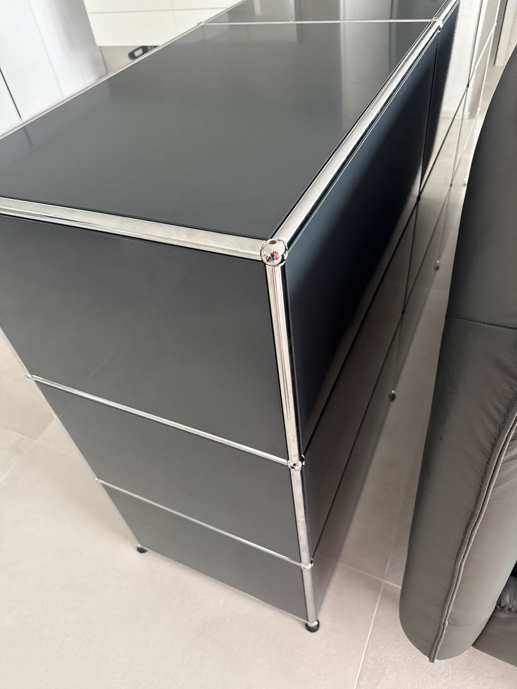 USM Scaffali: USM Haller Sideboard 3x3 Anthrazit grau 50cm Tiefe Q2 – Usato da Balsthal venduto da Designhaus.Schmitt 5