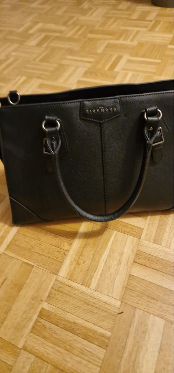 Borse da donna: Schicke schwarze Richmond Handtasche – Usato da St. Gallen venduto da mania03