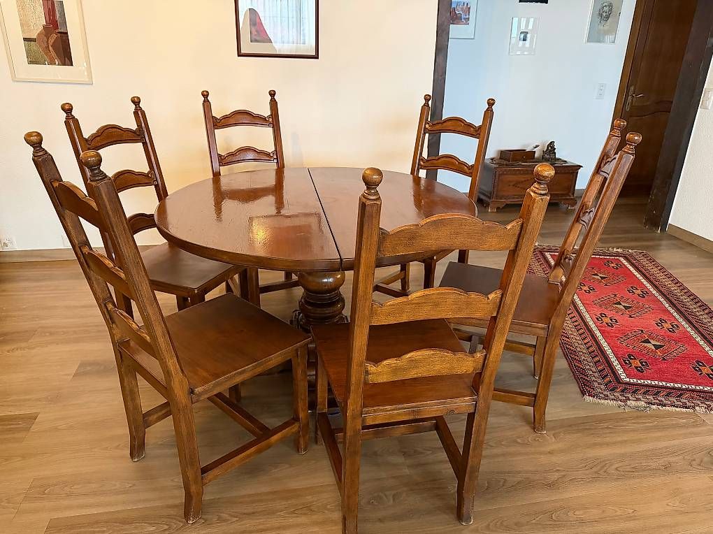 Set de table et chaises: Ensemble table et chaises en chêne massif – D'occasion à Fully par rod_k5jy