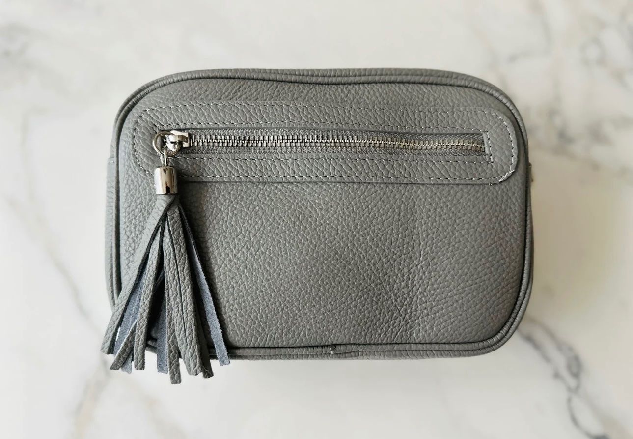 Taschen für Damen: Crossbody Tasche "Pearl Grey“ – Neu und originalverpackt aus Bülach von DuffyFashionAvenue