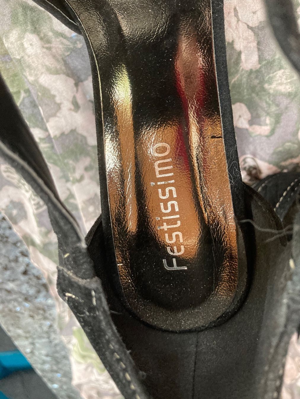 Damenschuhe: Strassbesetzter Neuwertiger Highheel Pumps – Gebraucht aus Dietikon von ebegab 2