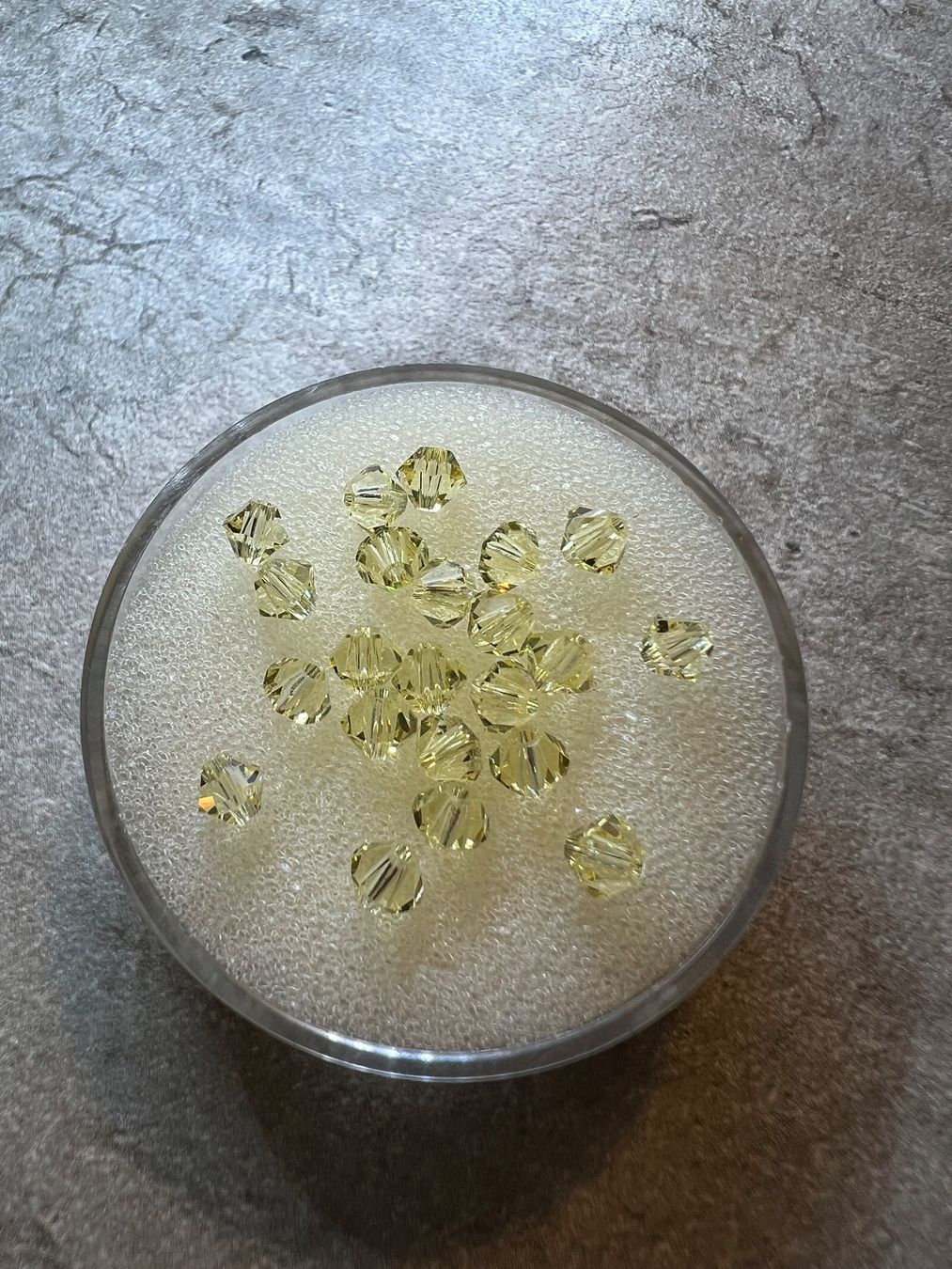 Perles (synthétiques): Swarovski Perlen 4mm – Neuf avec emballage d'origine à Stein AG par Anastasia_Asya 3
