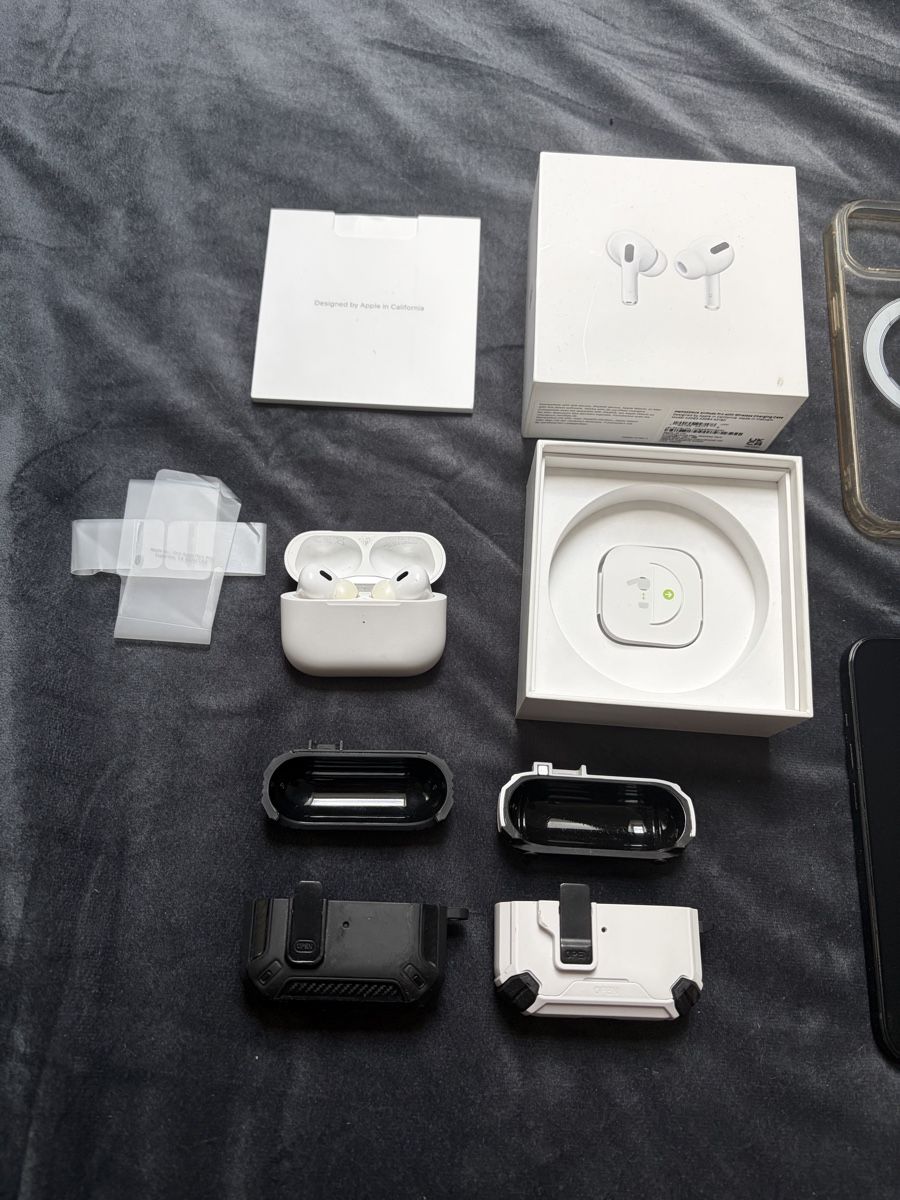 Apple Telefoni cellulari / Smartphones: Iphone 15 + Airpods Pro 2 gen – Usato da Bern venduto da Trust308 5