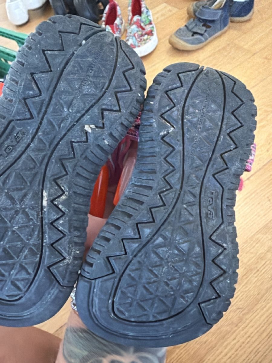 Scarpe per ragazze: sandalen gr 23 – Usato da Dietikon venduto da limi06 2