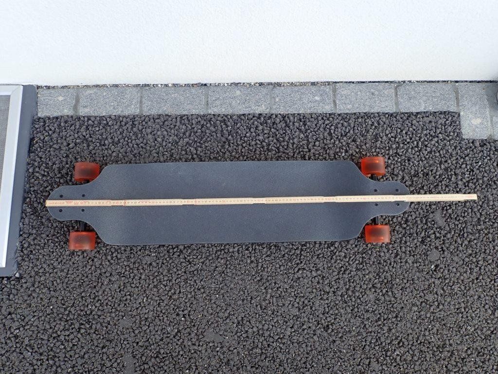 Skateboards: Longboard KTS 01 Black mit orangen Rollen – Usato da Galgenen venduto da Marc98