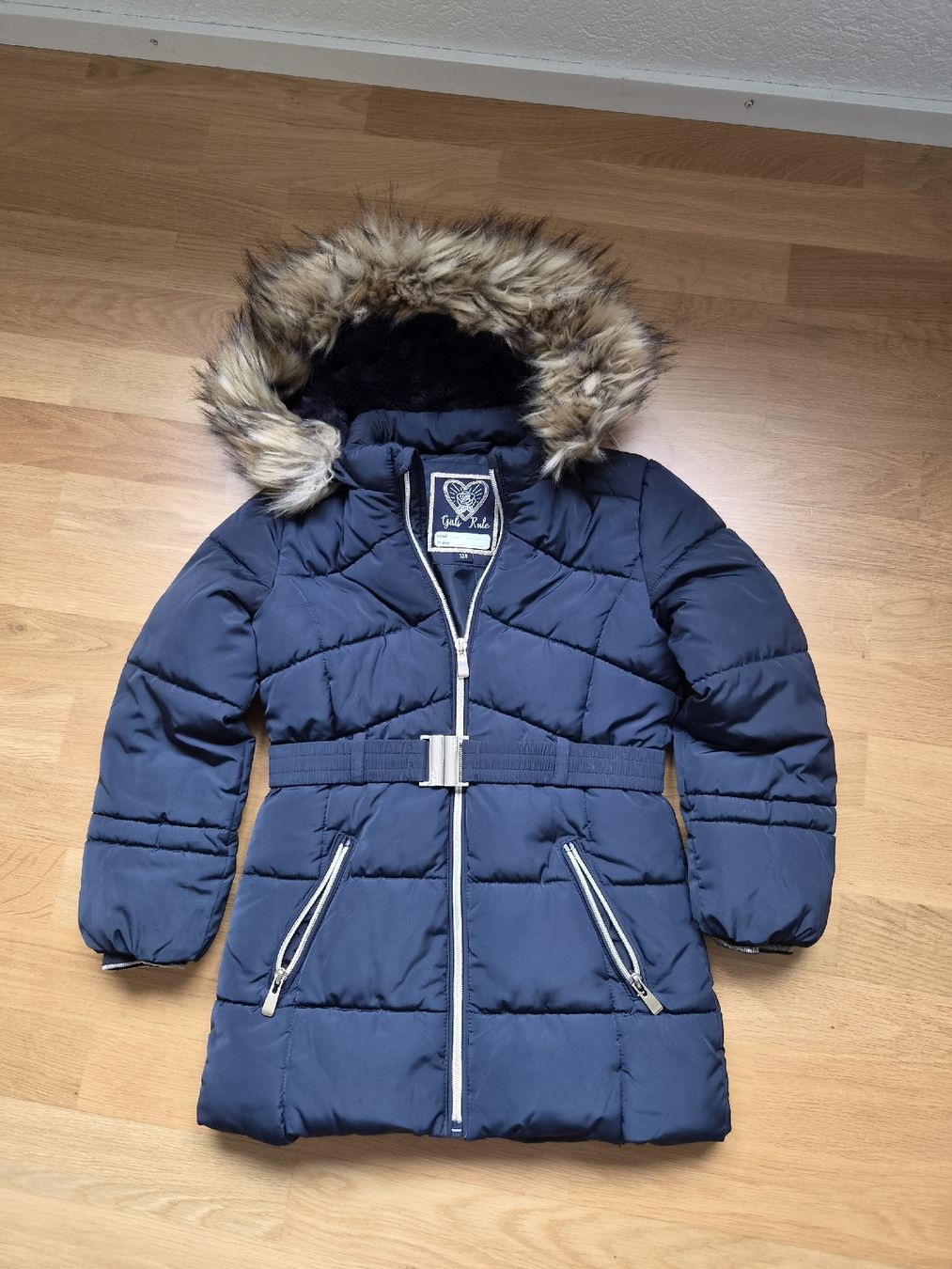 Jacken & Mäntel: Winterjacke Grösse 128 – Gebraucht aus Ettiswil von Monika81