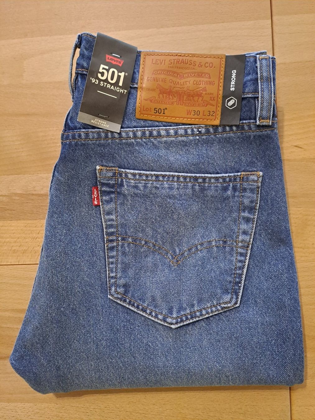 Levi's Jeans: Levis 501 W30 L32 – Nuovo e nell'imballaggio originale da Meyrin venduto da dijin