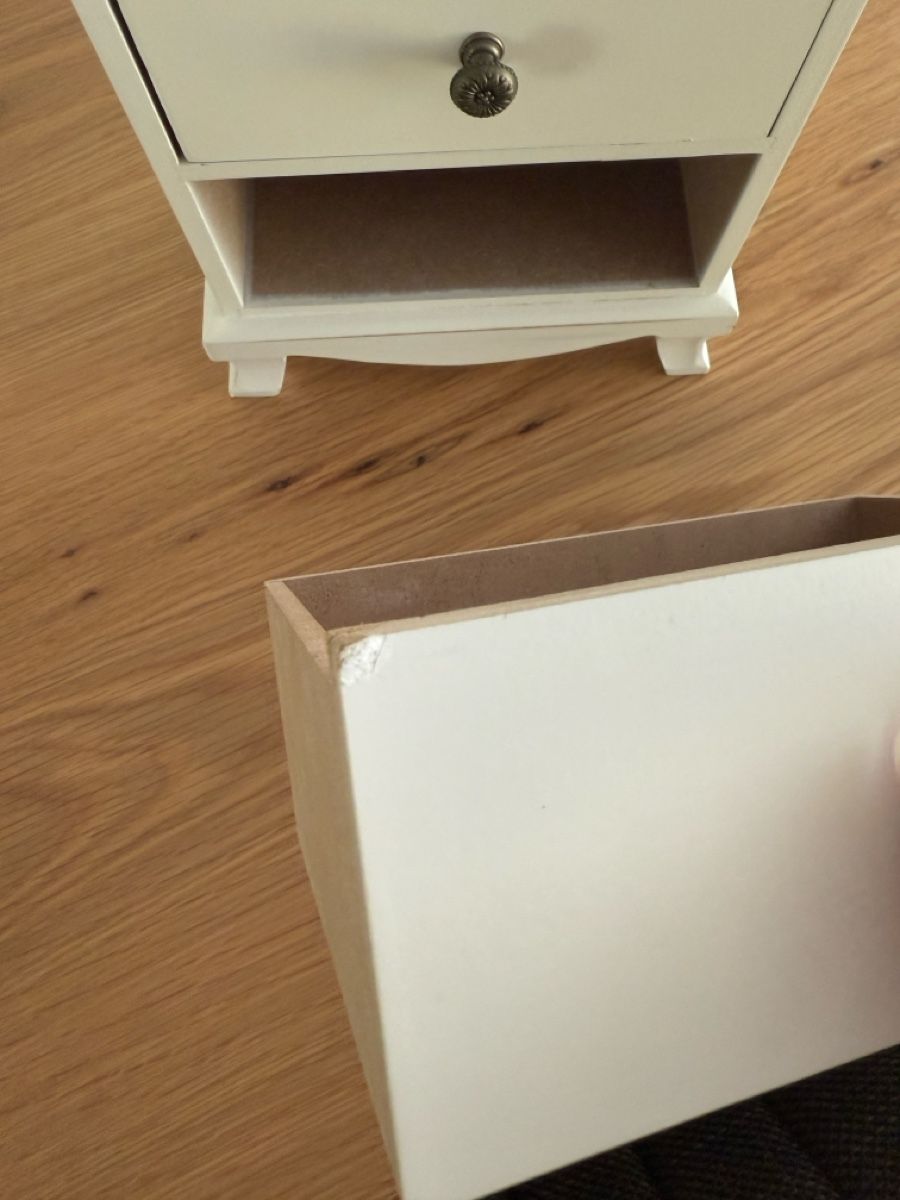 Sistemi di archiviazione: Mini Kommode/ Schmuckkästchen weiss 3 Schubladen  – Usato da Sarmenstorf venduto da Nathaliie_21 5