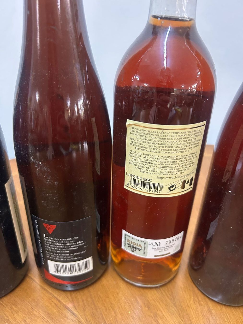 Wein: 10 Flaschen Rose-/ Weisswein – Gebraucht aus Zürich von Levelart 6