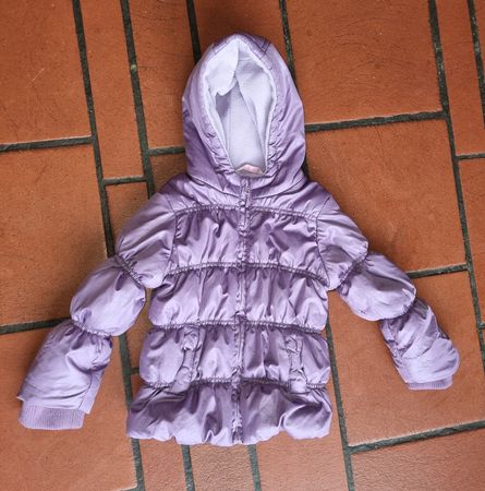 Süsse Mädchen Winterjacke Gr. 92 lila, Kapuze