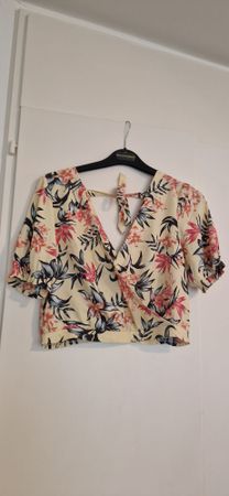 Top court à fleurs - Parfait pour l'été! Taille S/M.