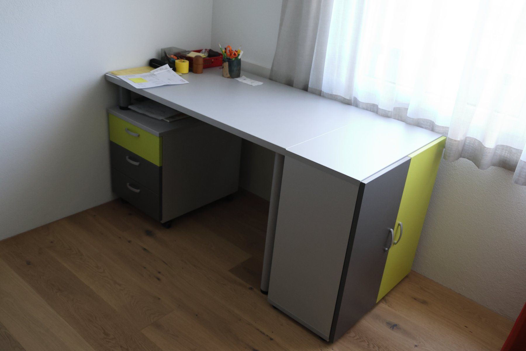 Scrivanie: Pult mit Schubaldenstock – Usato da Horn venduto da schoebidoo