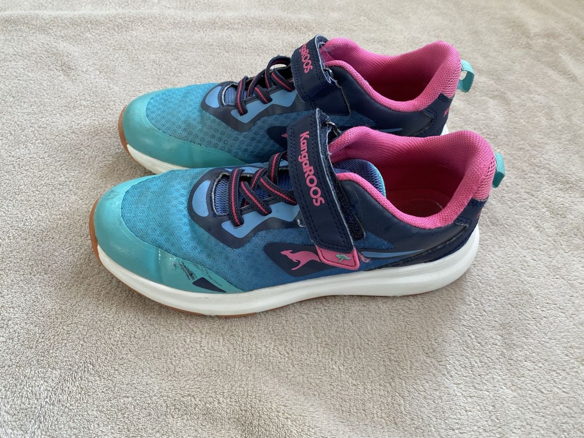 Scarpe per ragazze: Hallenschuhe Kangaroos – Usato da Urnäsch venduto da Triwal 1