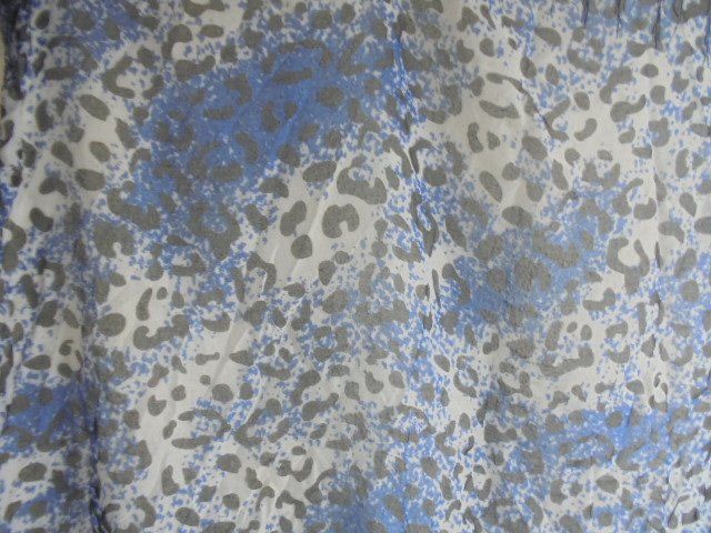 Foulards, Tücher & Schals: Foulard 98 x 98 cm, Leoprint NEU – Neu (gemäss Beschreibung) aus Hinwil von Glasperlen 2