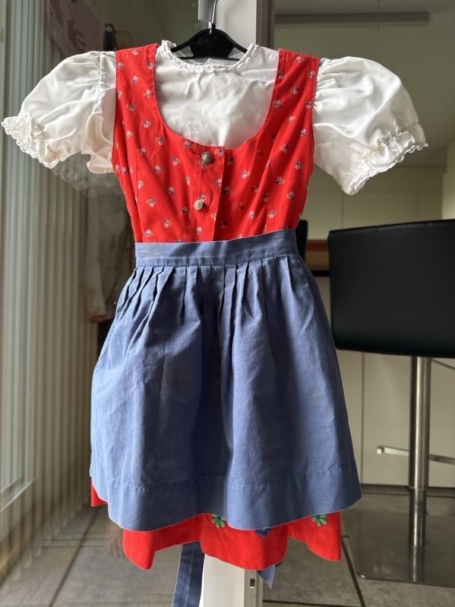 Vestiti & Gonne: Dirndl Mödchen Grösse 122 – Usato da Dettighofen (Lengwil) venduto da Dolol 2