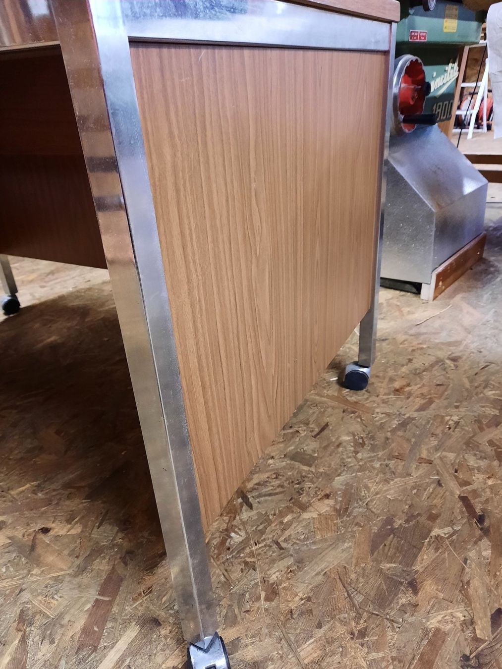 Lista Tavoli: Bürotisch, Arbeitstisch – Usato da Schachen LU venduto da Brocki6105Schachen 2