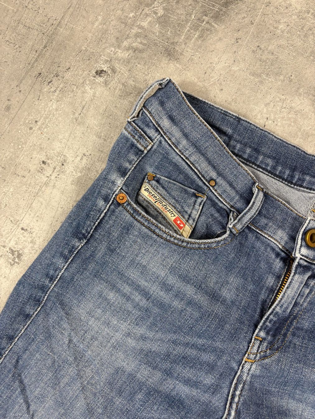 Diesel Jeans: Vintage Diesel Bootcut Flared Jeans (S) – Nuovo (secondo la descrizione) da Werdenberg venduto da hase.vintage 4