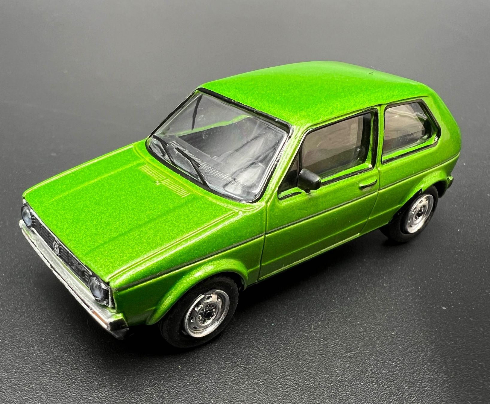 Volkswagen Modellini d'auto: VW Golf 1:64 neu OVP – Nuovo e nell'imballaggio originale da Häusernmoos venduto da adlerfedern 4