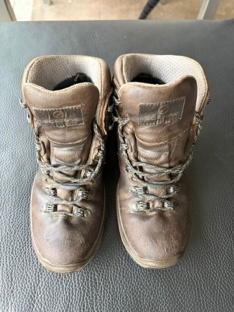 Scarpa Scarpe per ragazzi: Kinder Wanderschuhe Scarpa Nr. 36 – Usato da Disentis/Mustér venduto da MarisaM01