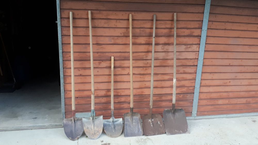 Lot GartenWerkzeuge ( 13Stk ) // Schaufel, Rechen, Pickel Kaufen auf