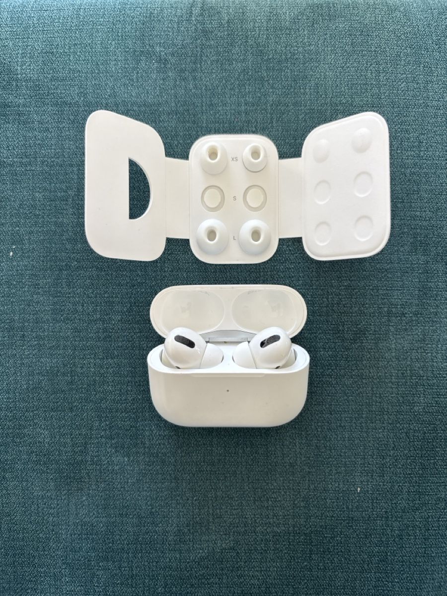 Apple Cuffie: Apple AirPods pro 1. Generation – Usato da Wettingen venduto da Spunki16