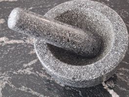 Mörser mit Stössel aus Granit gebraucht