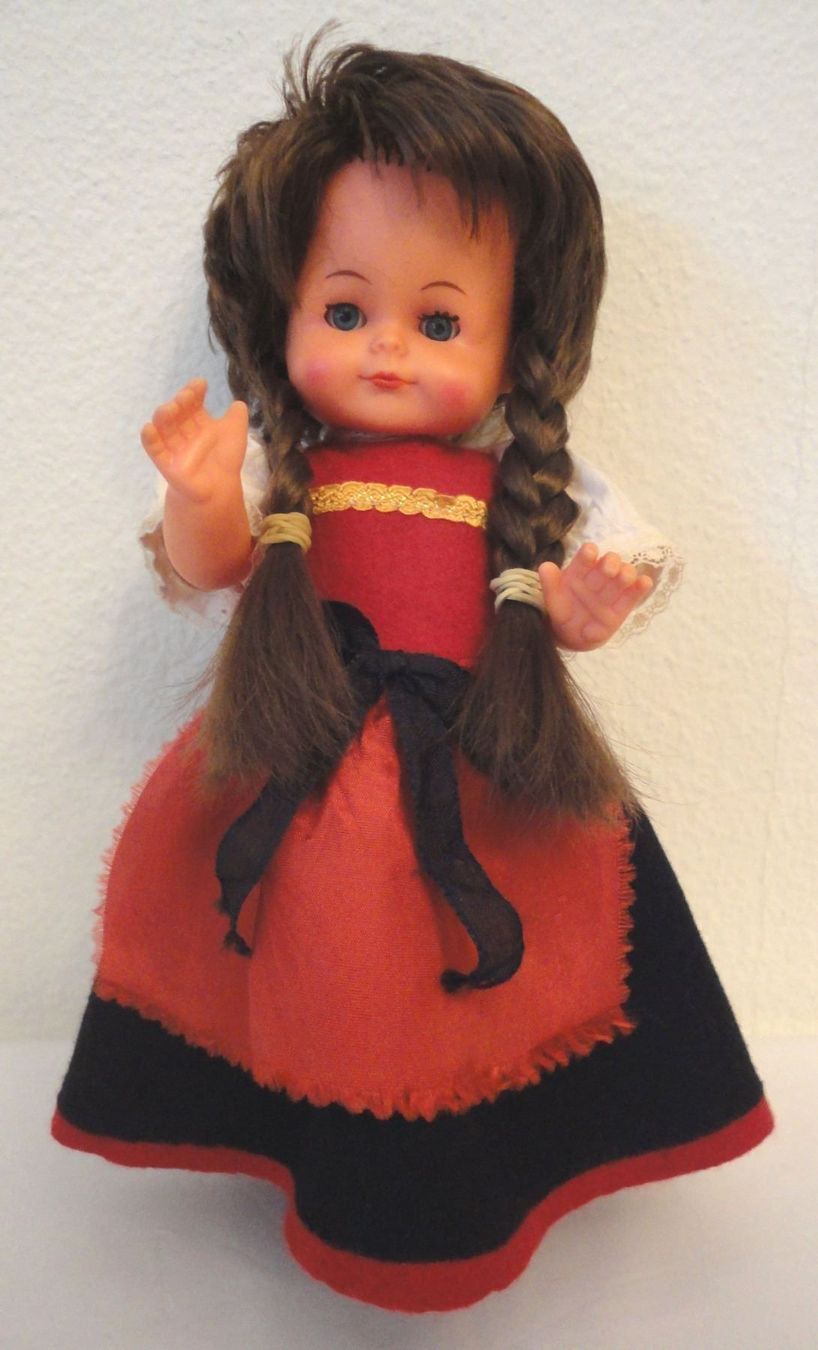 Bambole: Vintage Trachtenpuppe "Schwarzwaldmädel" – Usato da zürich venduto da parts5060 2