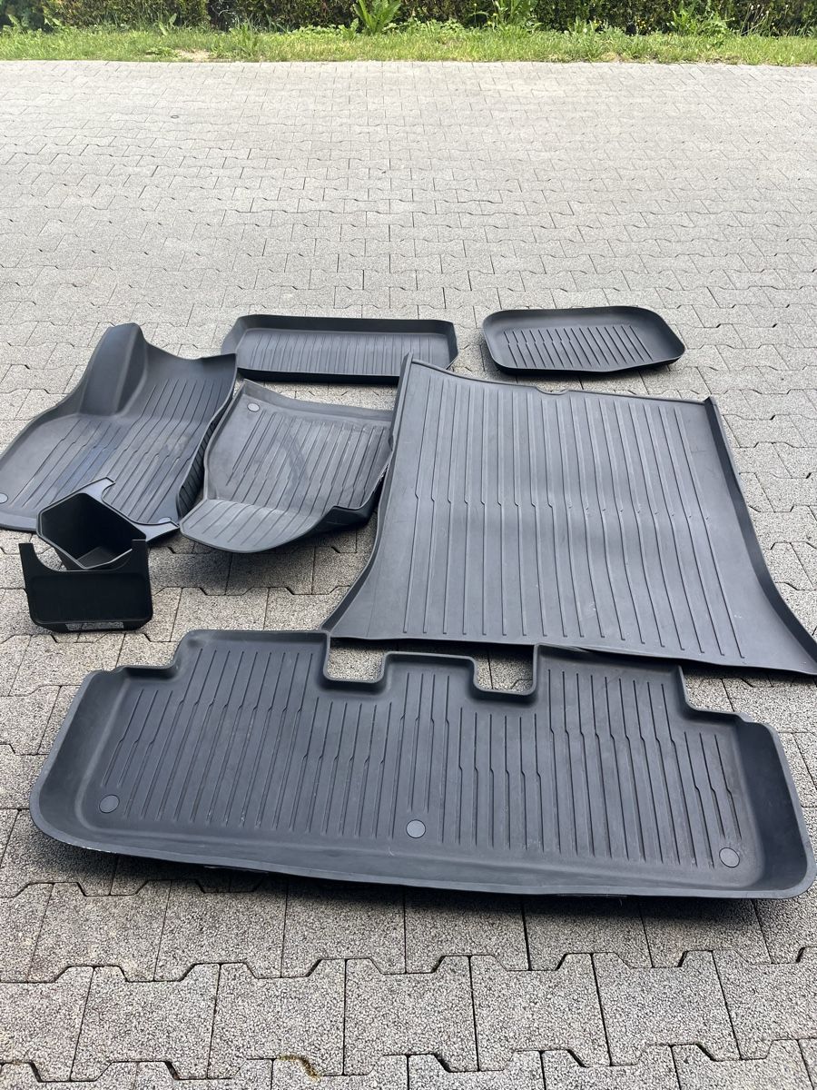 Tesla Tappeti & Tappetini: Tesla Y Fussmatten – Usato da Elgg venduto da Swiit