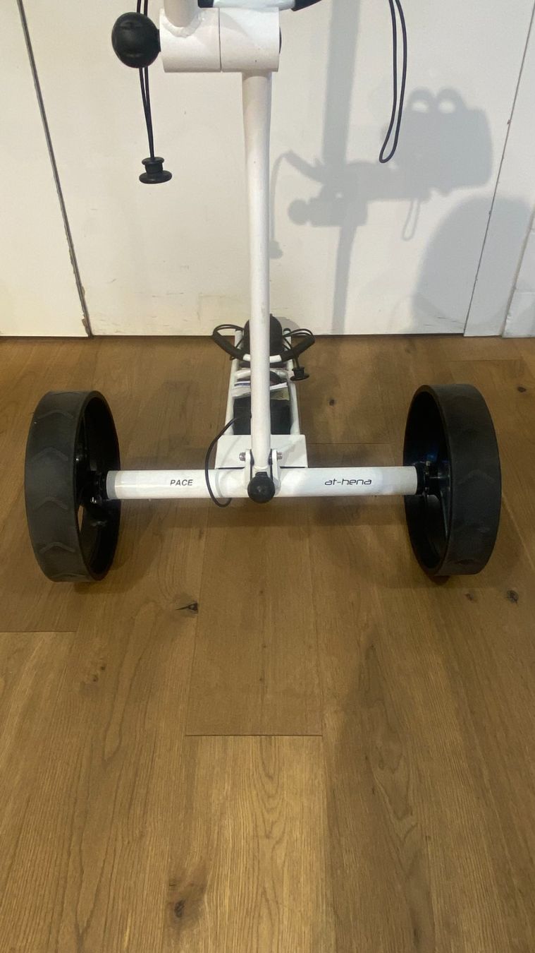 At-Hena Trolleys: at-hena Elektro Golf Trolley PACE weiss – Gebraucht aus Dietikon von at-hena 3