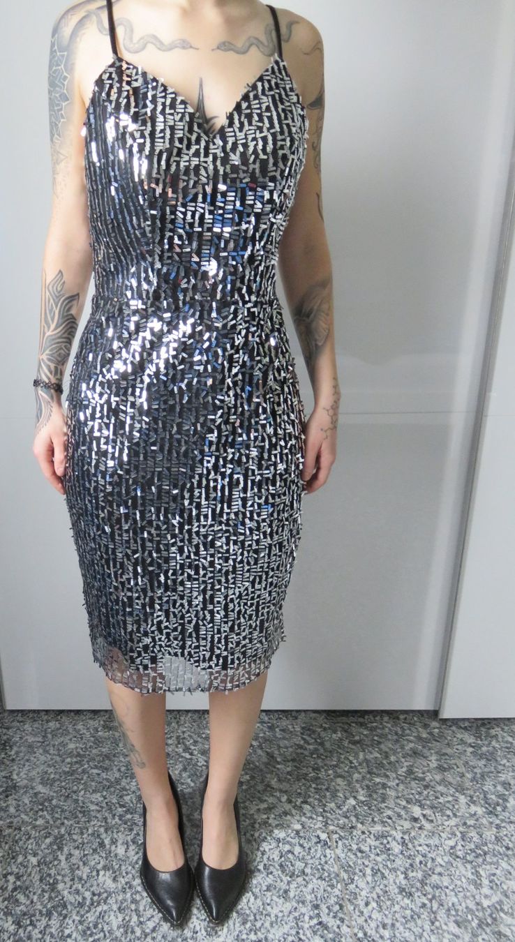 Vestiti: Exklusives Kleid - ein echter Blickfang – Nuovo e nell'imballaggio originale da Kiesen venduto da Ninsker